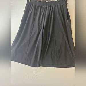 Athleta Women's Size 2X Plus , Black Wide-Leg Capri.